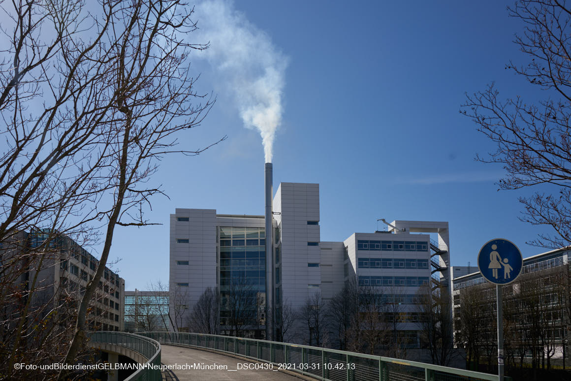 31.03.2021 - Abrissbaustelle Allaianz und Vereinte in Neuperlach
