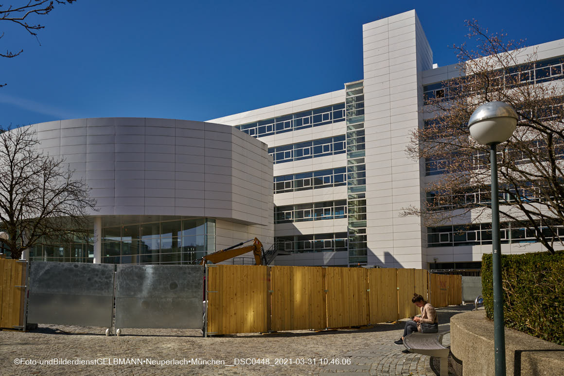 31.03.2021 - Abrissbaustelle Allaianz und Vereinte in Neuperlach