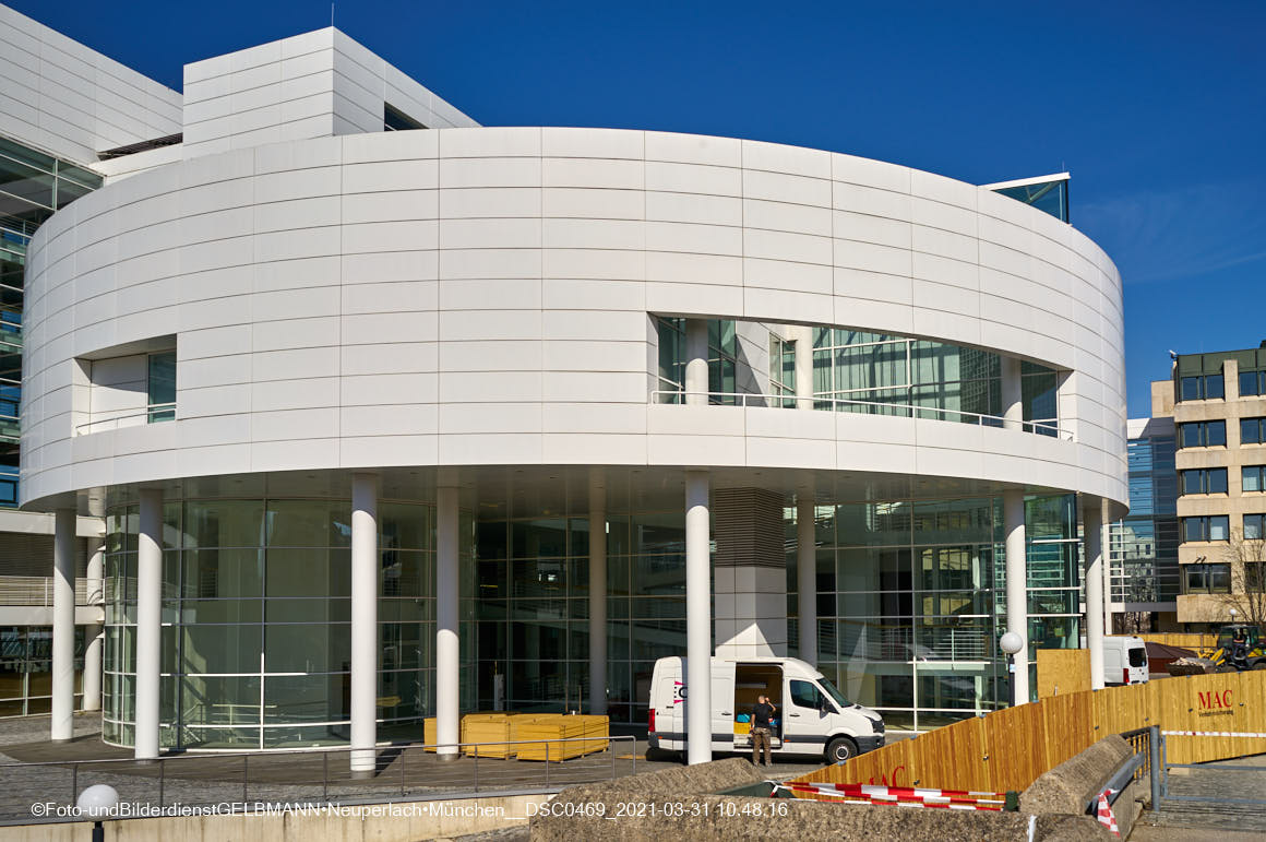 31.03.2021 - Abrissbaustelle Allaianz und Vereinte in Neuperlach