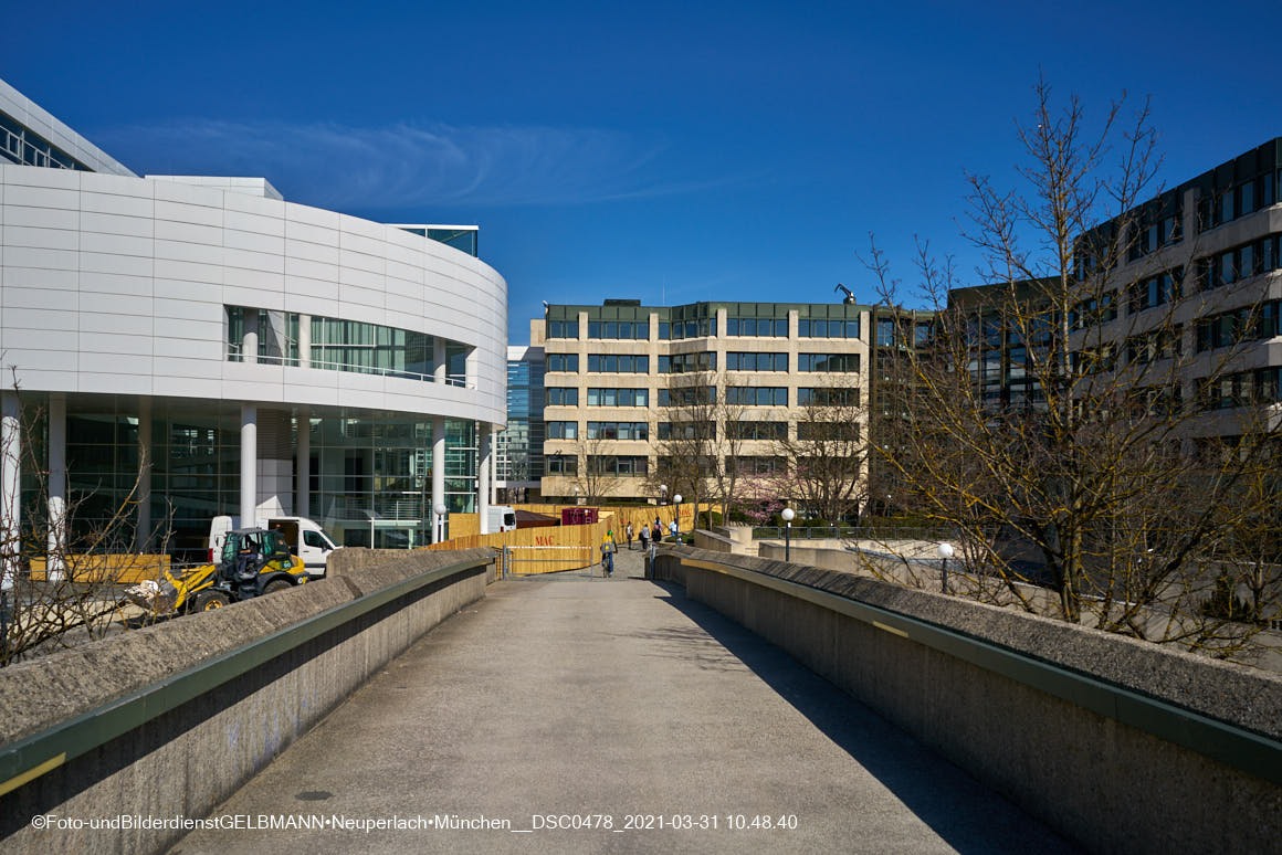 31.03.2021 - Abrissbaustelle Allaianz und Vereinte in Neuperlach