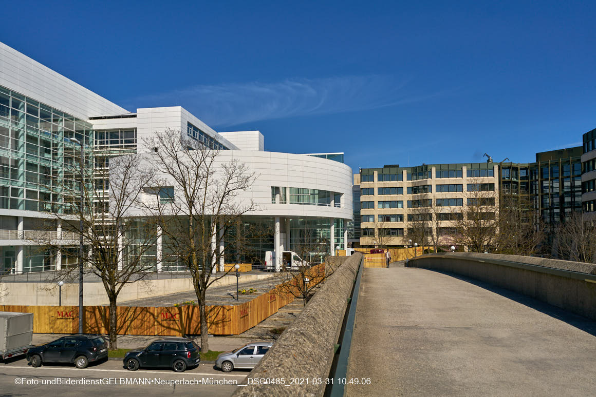 31.03.2021 - Abrissbaustelle Allaianz und Vereinte in Neuperlach