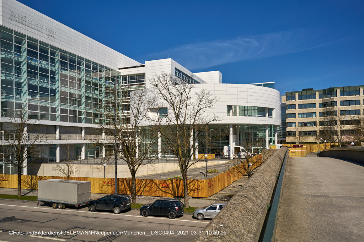 31.03.2021 - Abrissbaustelle Allaianz und Vereinte in Neuperlach