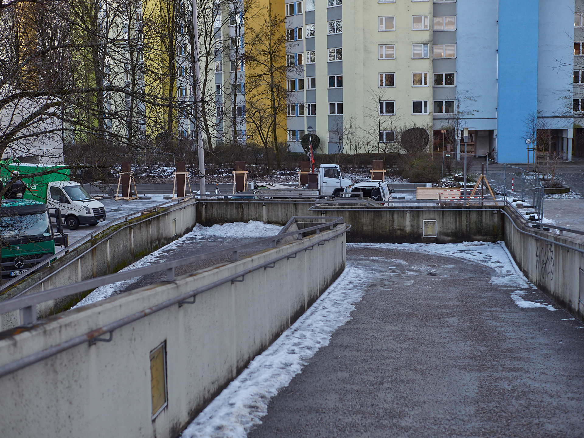 18.12.2018-Ein neuer Altar und ein Kustwerk zum Verweilen von Lutzenberger+Lutzenberger.