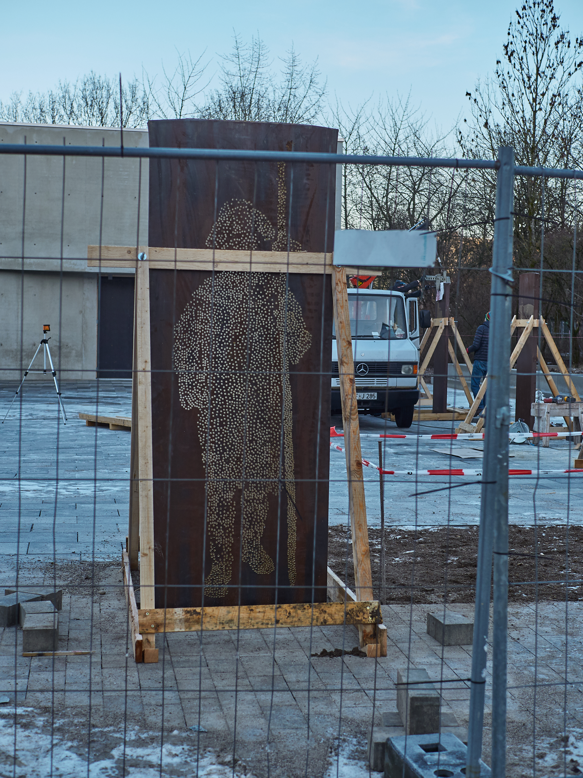 18.12.2018-Ein neuer Altar und ein Kustwerk zum Verweilen von Lutzenberger+Lutzenberger.