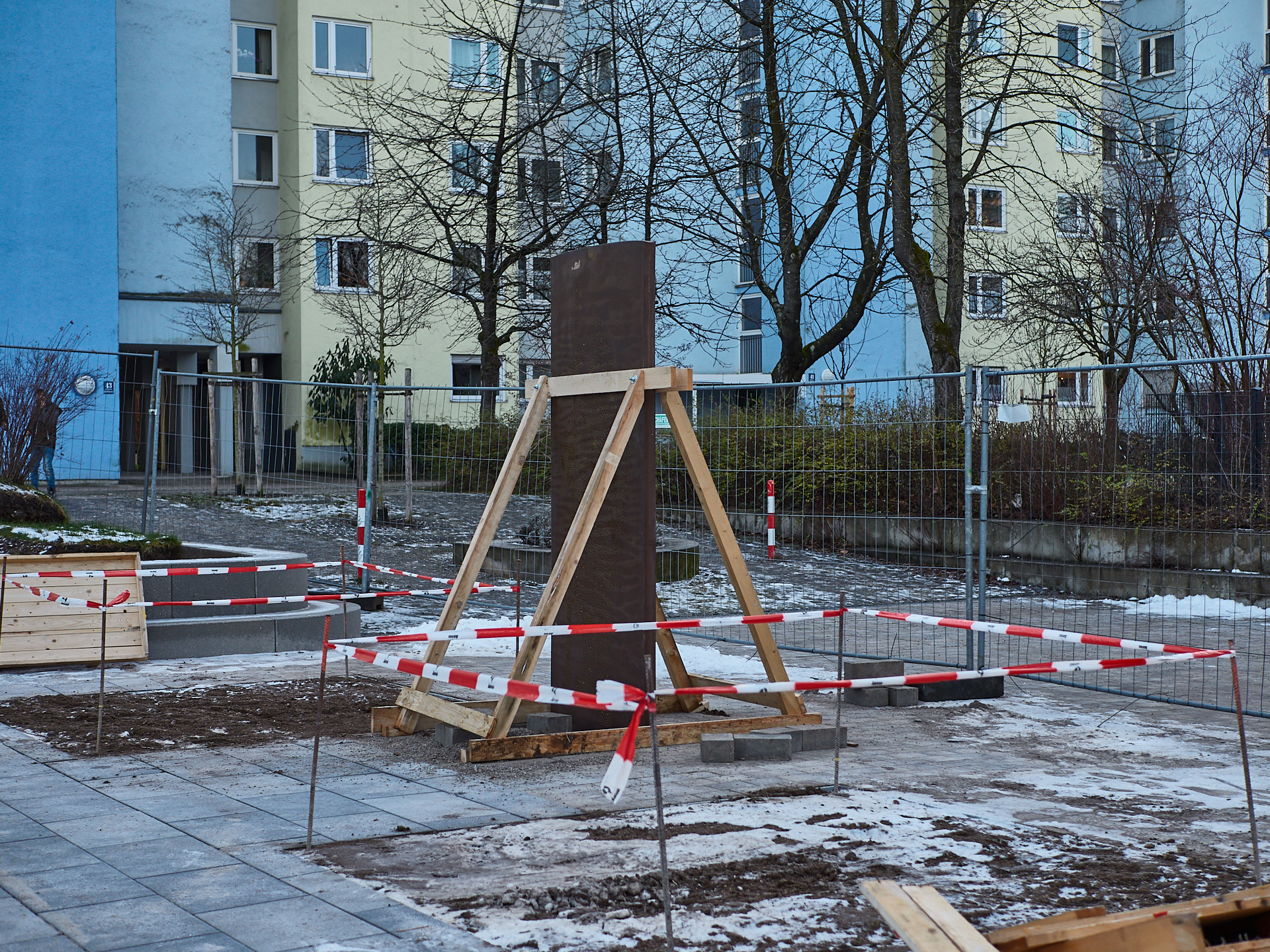 18.12.2018-Ein neuer Altar und ein Kustwerk zum Verweilen von Lutzenberger+Lutzenberger.