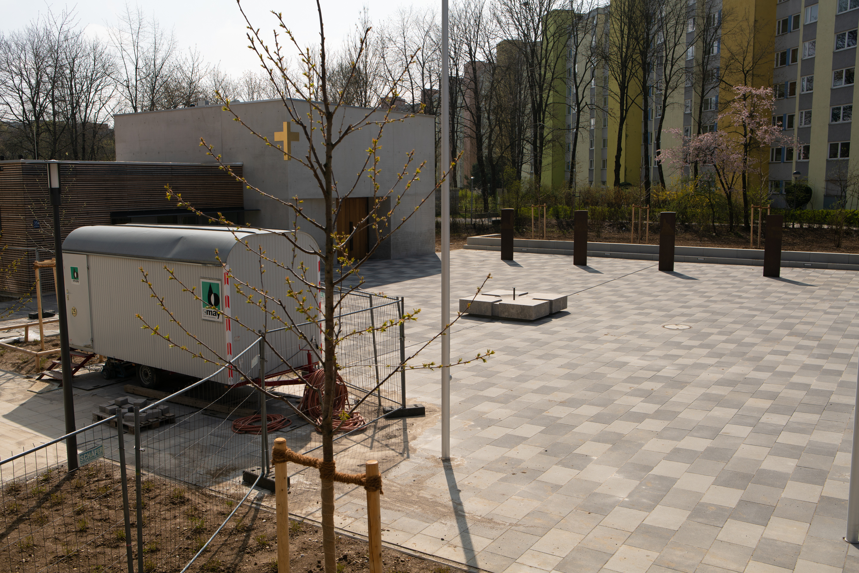 06.04.2019 - Frühling an der neuen Kirche Christus Erlöser Gemeinde