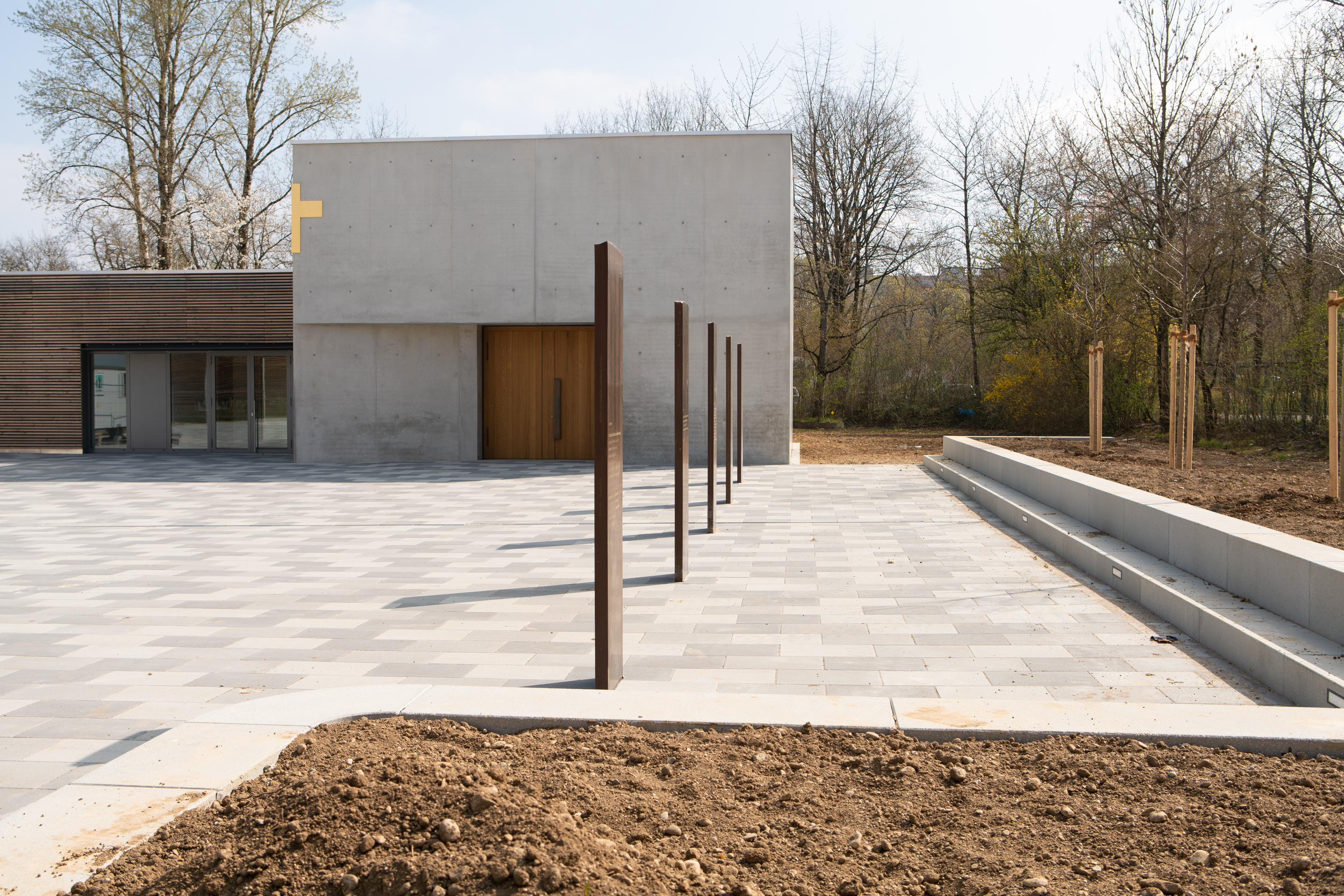 06.04.2019 - Frühling an der neuen Kirche Christus Erlöser Gemeinde