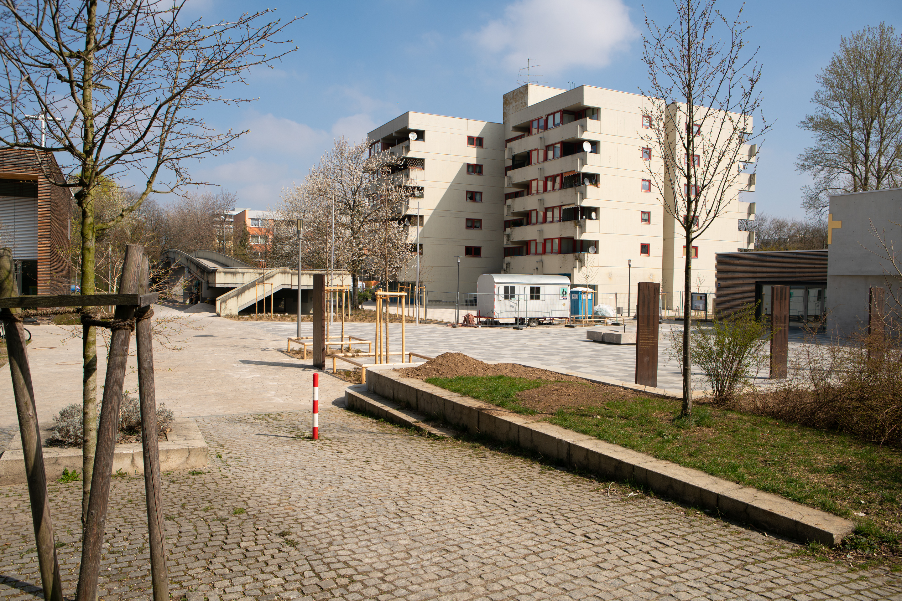 06.04.2019 - Frühling an der neuen Kirche Christus Erlöser Gemeinde