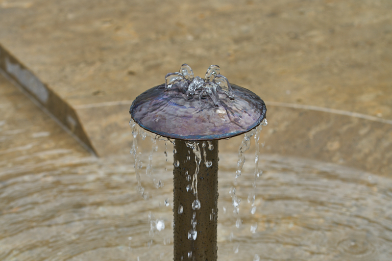 29.04.2019 - Endlich sprudelt der Brunnen auf der Christus Erlöser Gemeinde