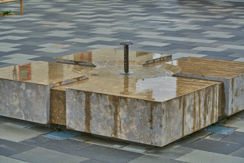 29.04.2019 - Endlich sprudelt der Brunnen auf der Christus Erlöser Gemeinde