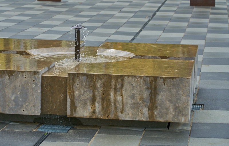 27.07.2019 - Der Brunne auf dem Gelände der Christus Erlöser Gemeinde spudelt nicht