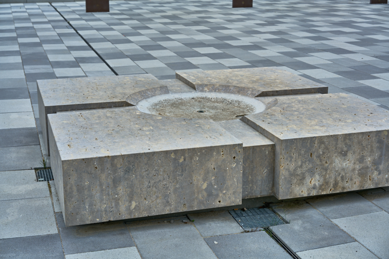 27.07.2019 - Der Brunne auf dem Gelände der Christus Erlöser Gemeinde spudelt nicht