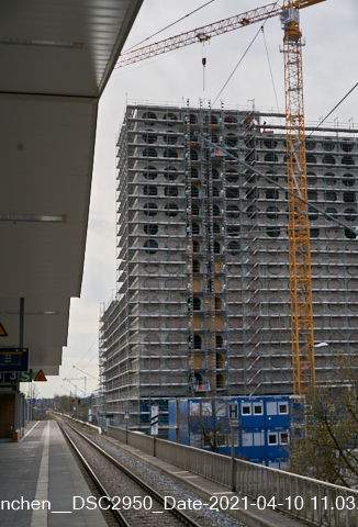 10.04.2021 - REVO - Boardinghaus, ein neues Wahrzeichen, im Süden von München, Neuperlach