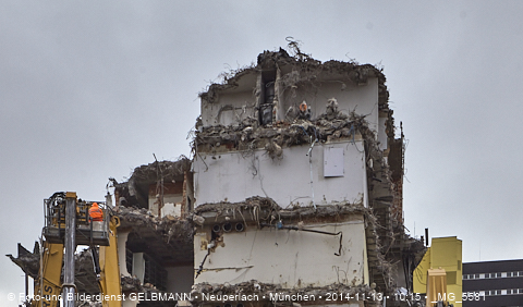 13.11.2014 - Abriss des Bürohaus am Peschelanger 3