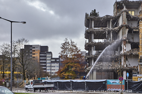 13.11.2014 - Abriss des Bürohaus am Peschelanger 3