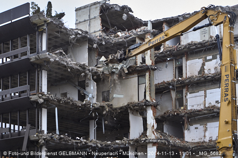 13.11.2014 - Abriss des Bürohaus am Peschelanger 3
