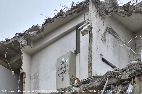 13.11.2014 - Abriss des Bürohaus am Peschelanger 3