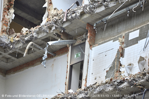 13.11.2014 - Abriss des Bürohaus am Peschelanger 3
