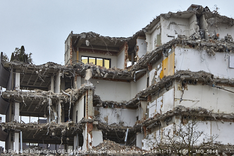 13.11.2014 - Abriss des Bürohaus am Peschelanger 3