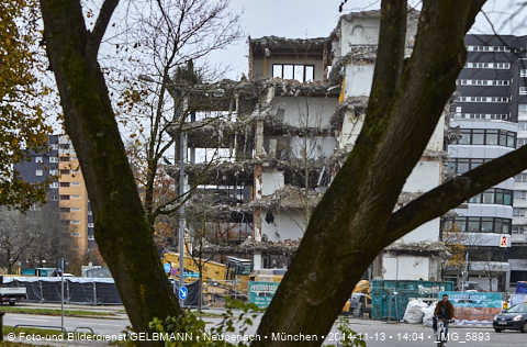 13.11.2014 - Abriss des Bürohaus am Peschelanger 3