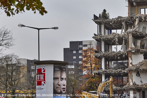 13.11.2014 - Abriss des Bürohaus am Peschelanger 3