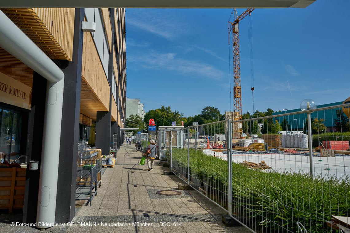 14.09.2021 - Baustelle Plettzentrum in Neuperlach