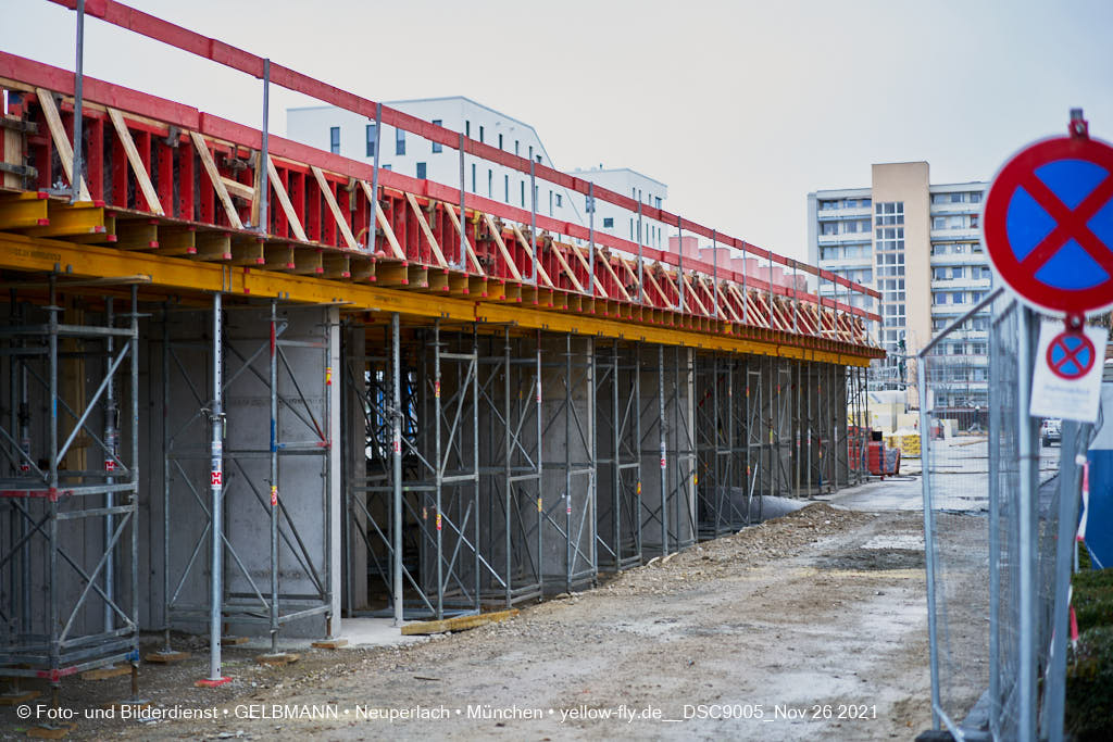 26.11.2021 - Baustelle Plettzentrum zur Montessori Schule in Neuperlach