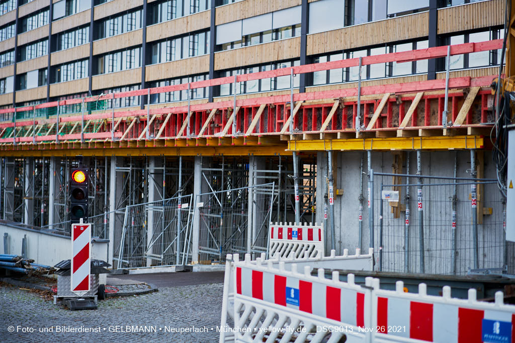 26.11.2021 - Baustelle Plettzentrum zur Montessori Schule in Neuperlach