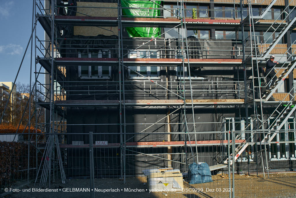 03.12.2021 - Holzquader um Holzquader für den Neubau für Campus di Monaco in Neuperlach