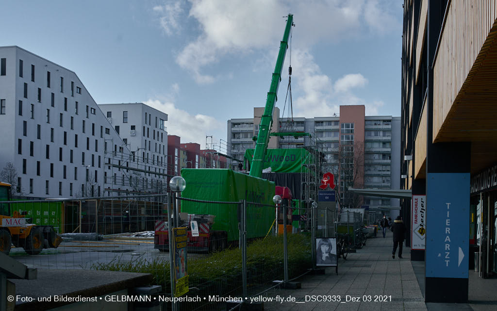 03.12.2021 - Holzquader um Holzquader für den Neubau für Campus di Monaco in Neuperlach