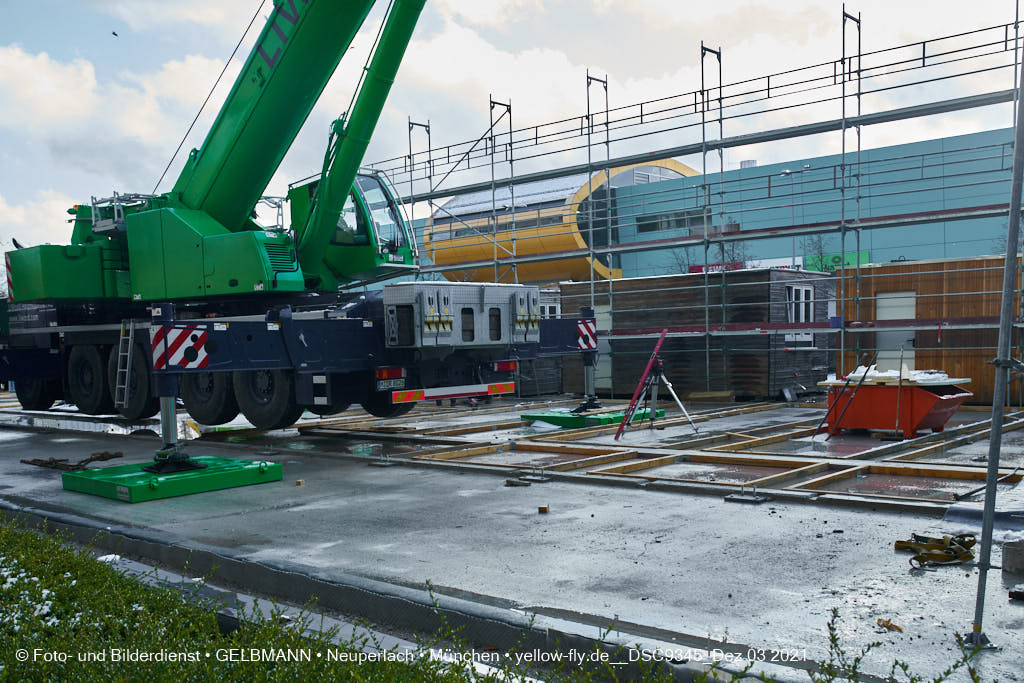 03.12.2021 - Holzquader um Holzquader für den Neubau für Campus di Monaco in Neuperlach