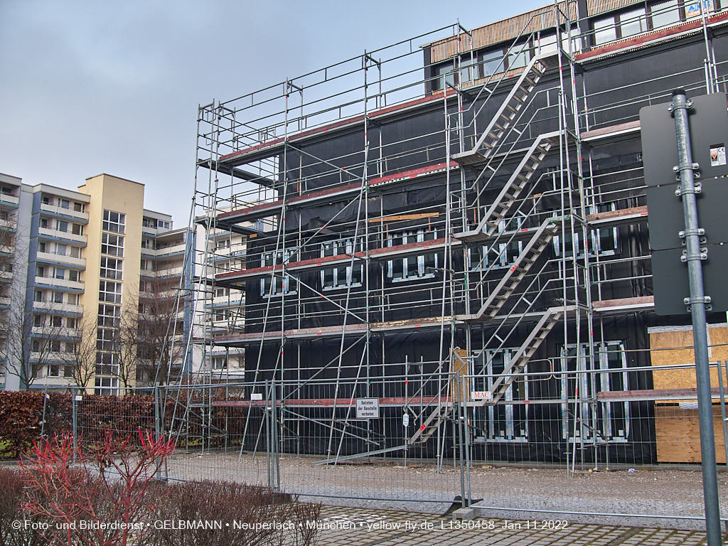 12.01.2022 - Baustelle zur Montessori Schule im Plettzentrum Neuperlach