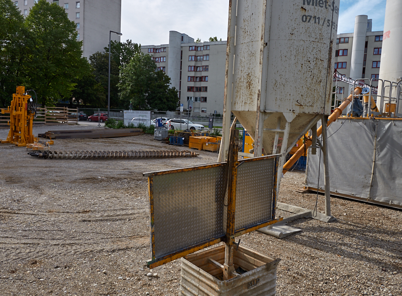 14.08.2019 - Die Aufstockungsarbeiten am OMGR beginnen