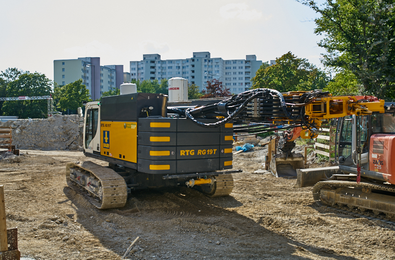 30.08.2019 - Die Spundwände sind vorerst gebohrt