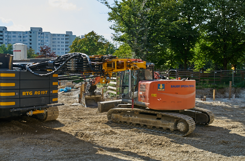 30.08.2019 - Die Spundwände sind vorerst gebohrt