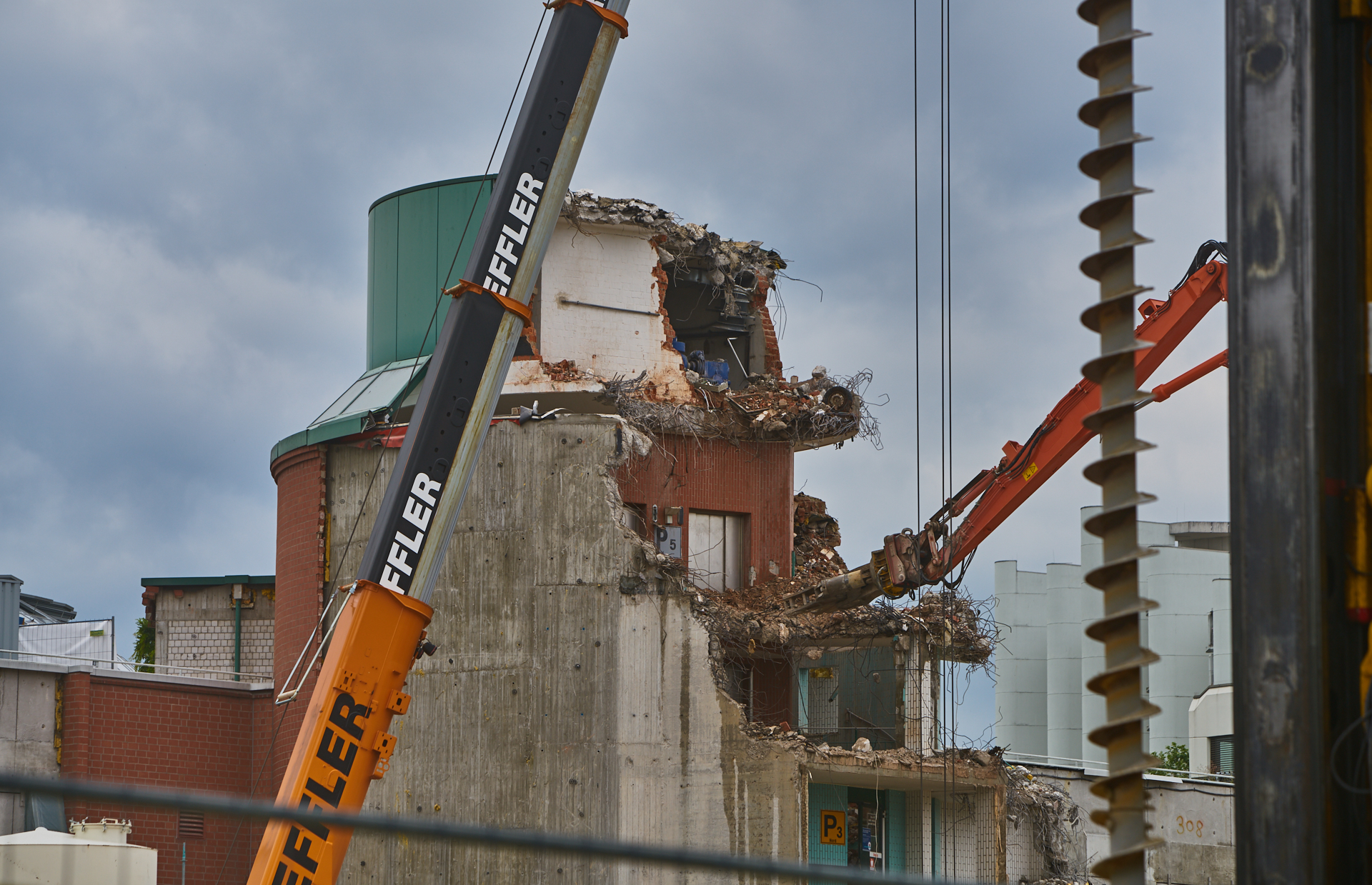 NEUPERLACH, PEP-BAUSTELLE - ABRISS UND NEUBAU NEUPERLACH, PEP-BAUSTELLE - ABRISS UND NEUBAU