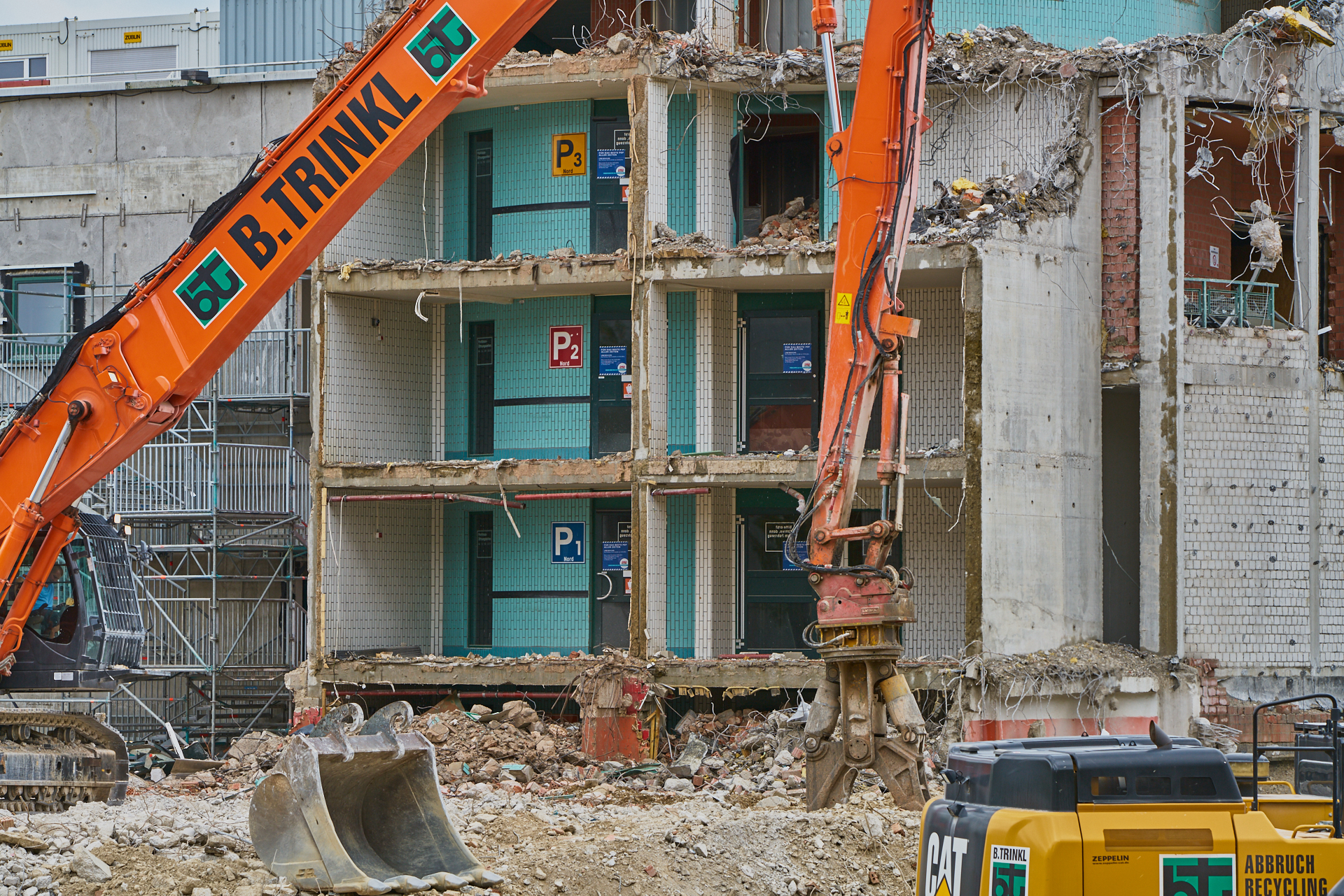 NEUPERLACH, PEP-BAUSTELLE - ABRISS UND NEUBAU NEUPERLACH, PEP-BAUSTELLE - ABRISS UND NEUBAU