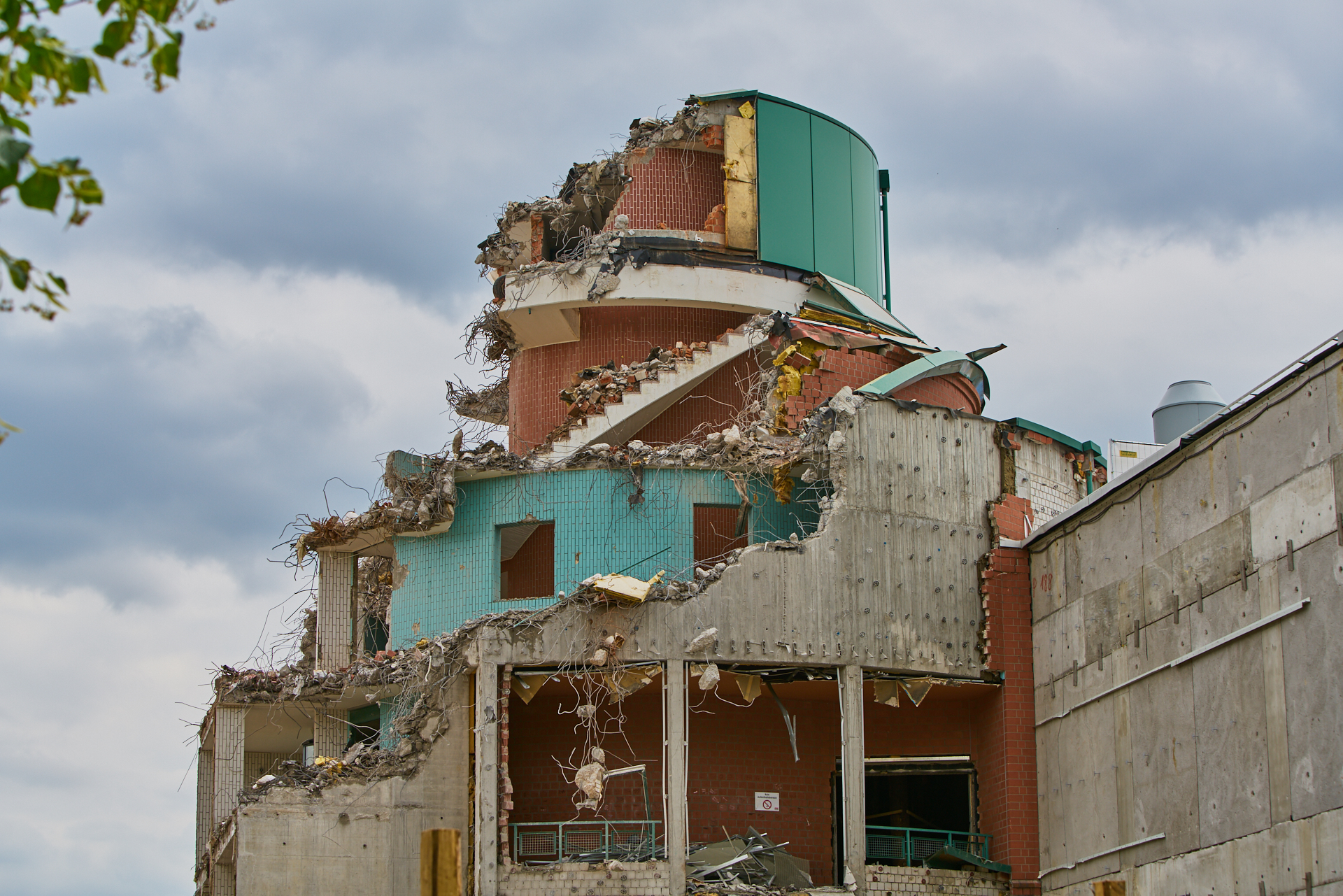 NEUPERLACH, PEP-BAUSTELLE - ABRISS UND NEUBAU NEUPERLACH, PEP-BAUSTELLE - ABRISS UND NEUBAU