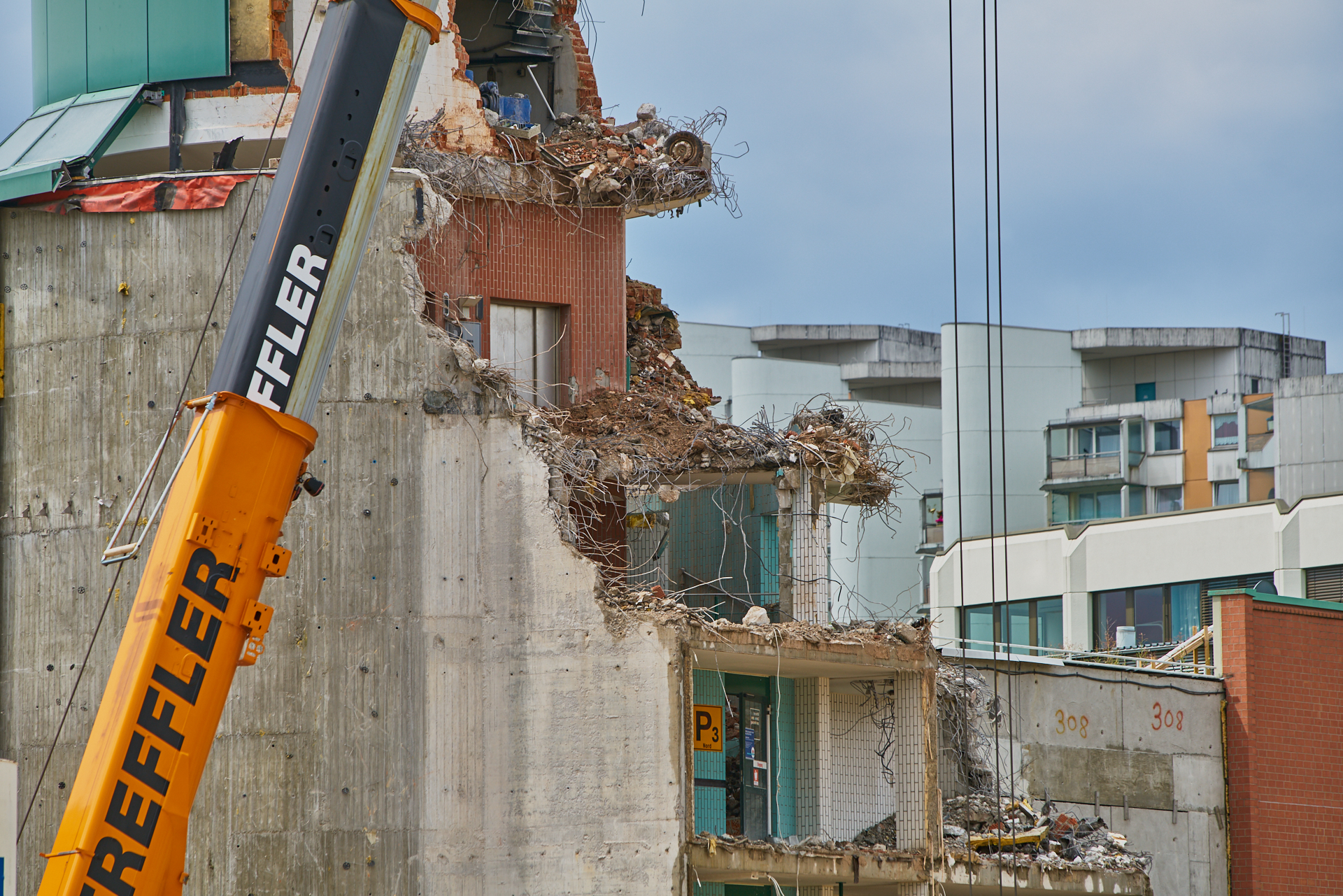 NEUPERLACH, PEP-BAUSTELLE - ABRISS UND NEUBAU NEUPERLACH, PEP-BAUSTELLE - ABRISS UND NEUBAU