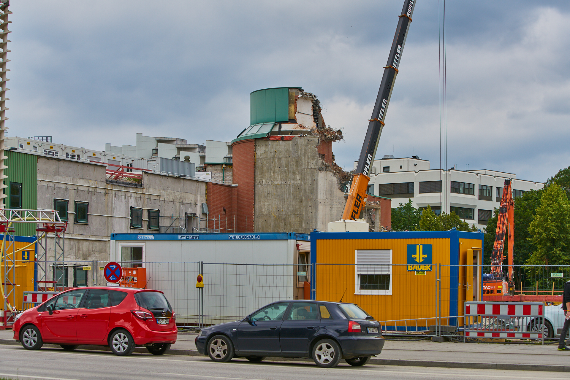 NEUPERLACH, PEP-BAUSTELLE - ABRISS UND NEUBAU NEUPERLACH, PEP-BAUSTELLE - ABRISS UND NEUBAU
