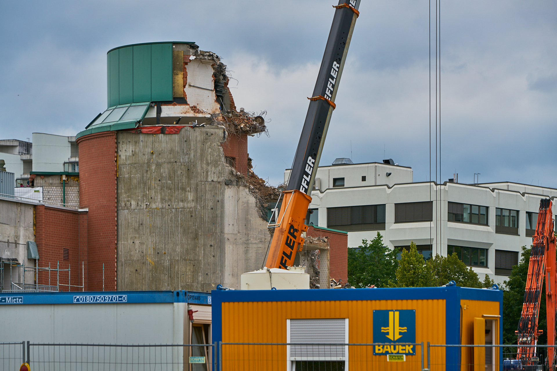 NEUPERLACH, PEP-BAUSTELLE - ABRISS UND NEUBAU NEUPERLACH, PEP-BAUSTELLE - ABRISS UND NEUBAU