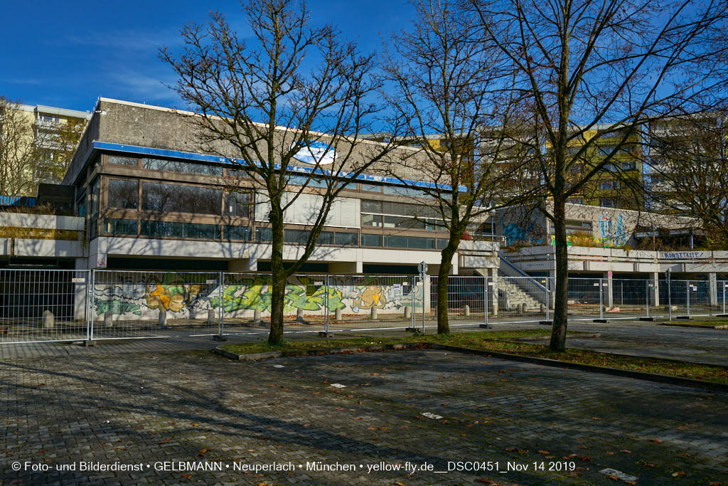 14.11.2019 - Das Quiddezentrum kurz vor dem Abriss in Neuperlach
