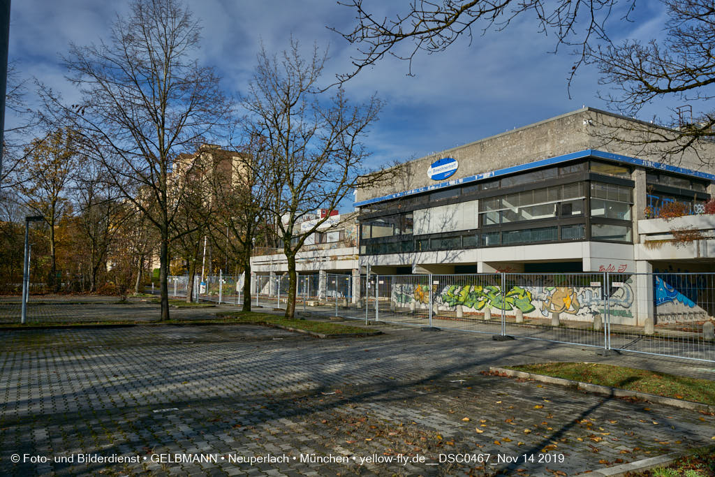 14.11.2019 - Das Quiddezentrum kurz vor dem Abriss in Neuperlach