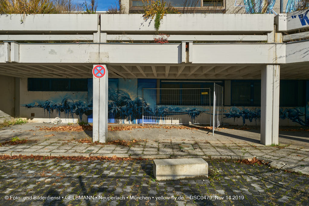 14.11.2019 - Das Quiddezentrum kurz vor dem Abriss in Neuperlach