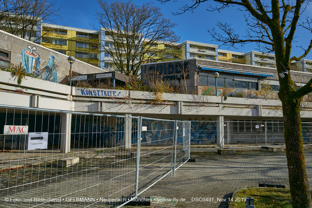 14.11.2019 - Das Quiddezentrum kurz vor dem Abriss in Neuperlach