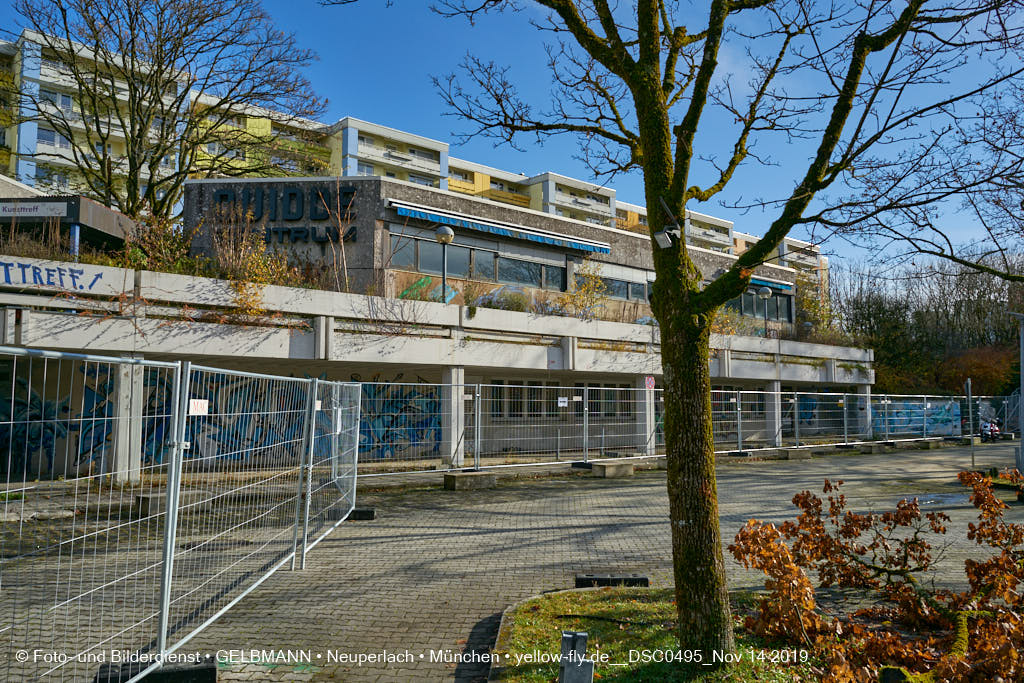 14.11.2019 - Das Quiddezentrum kurz vor dem Abriss in Neuperlach