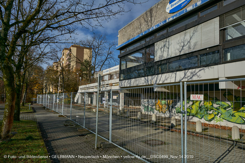 14.11.2019 - Das Quiddezentrum kurz vor dem Abriss in Neuperlach