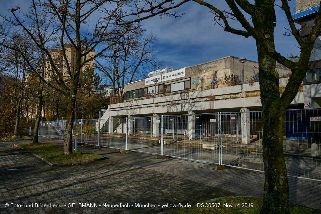 14.11.2019 - Das Quiddezentrum kurz vor dem Abriss in Neuperlach