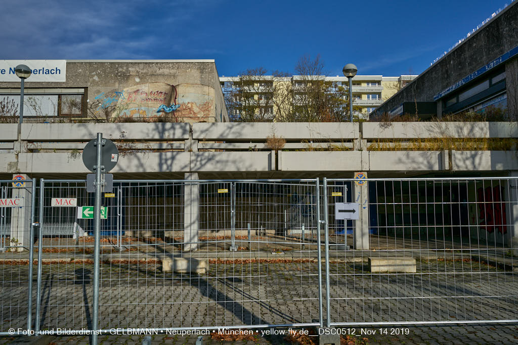 14.11.2019 - Das Quiddezentrum kurz vor dem Abriss in Neuperlach