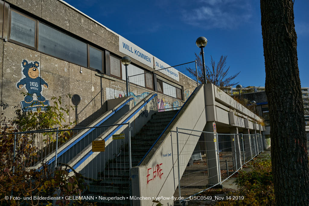 14.11.2019 - Das Quiddezentrum kurz vor dem Abriss in Neuperlach